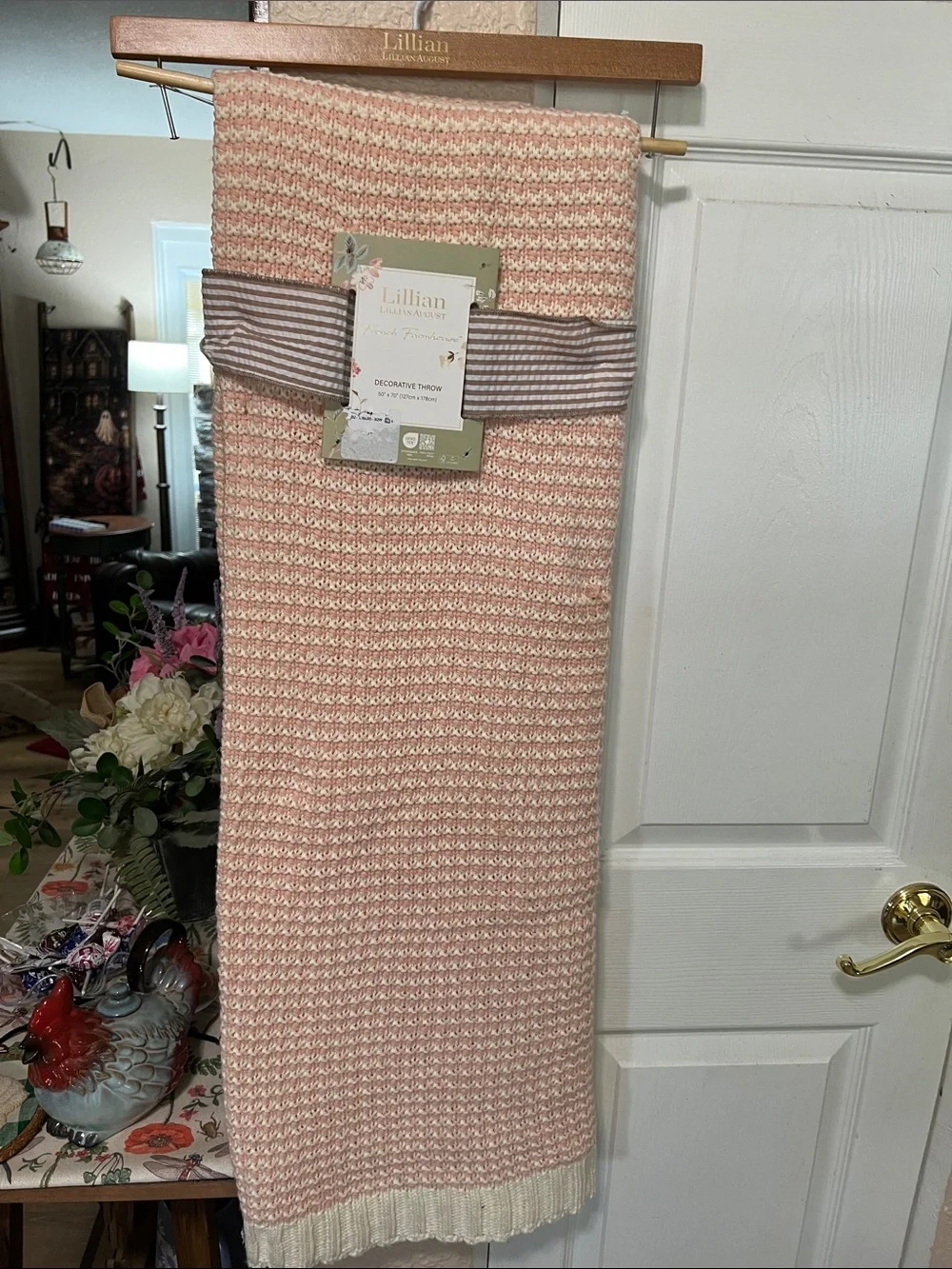 New Lillian Pink Kniit with Cream Hem blanket